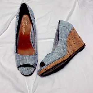 The cutest Toms wedge heels!